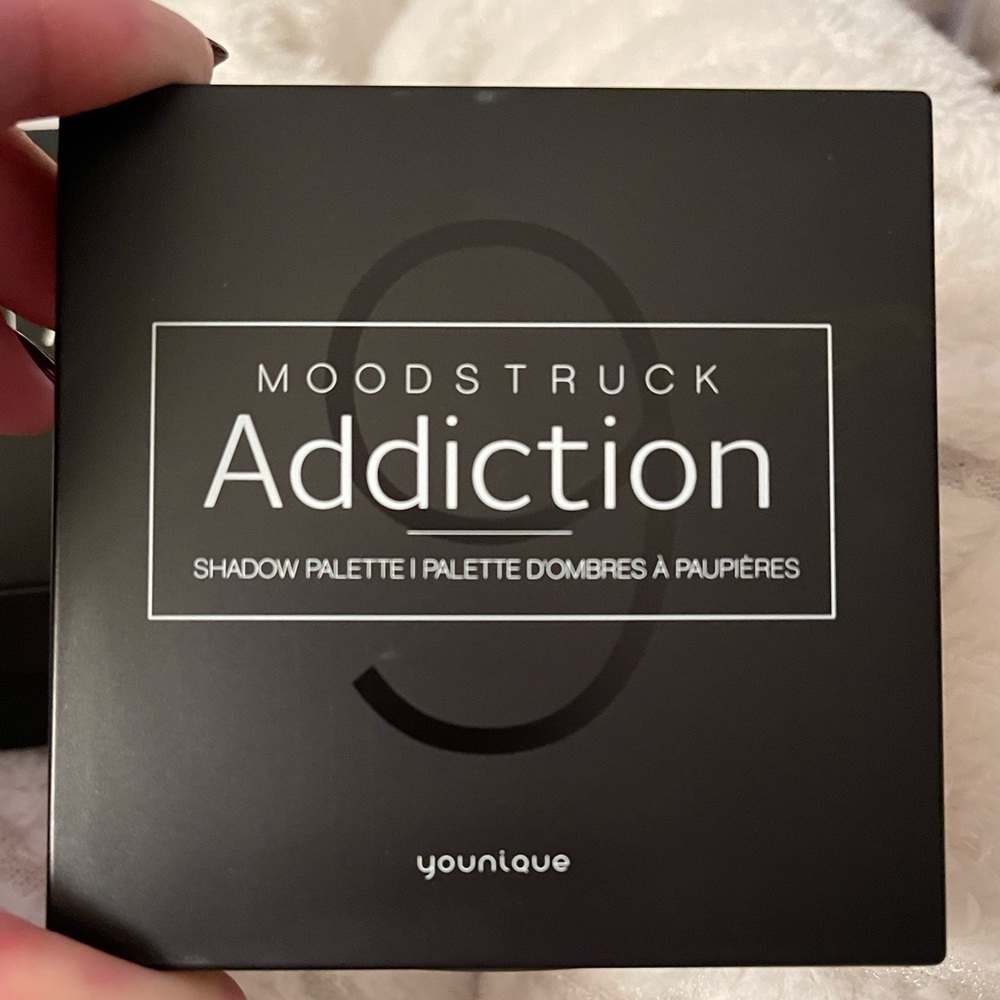 NWT Younique Moodstruck Addiction eyeshadow palette #9